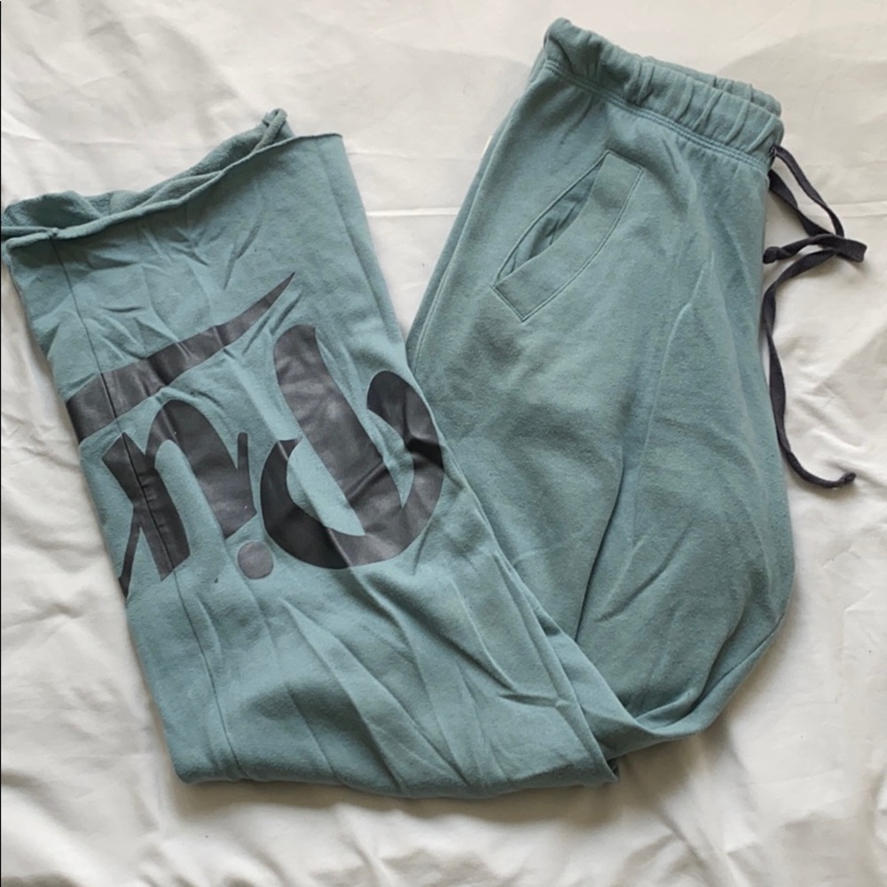 VS PINK sweats